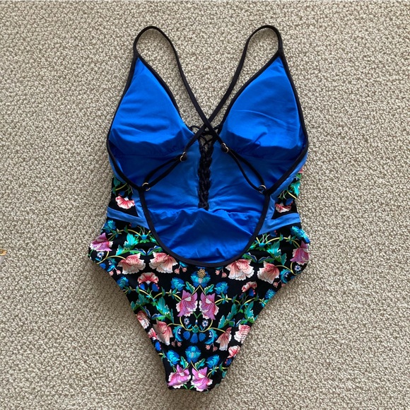 Nanette Lepore Floral One Piece Swimsuit Black Blue Size Small Cheeky LIKE NEW - Picture 6 of 10